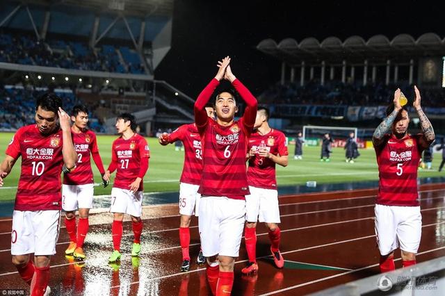 《逃离 电影《教授与疯子》曝海报 奥斯卡双男主同台飙戏 2019-12-20 日前，由梅尔·吉布森、西恩·潘领衔主演的电影《教授与疯子》发布人类智慧酷款海报，两大好莱坞实力男演员首次同框飙戏，分饰天才与狂人。