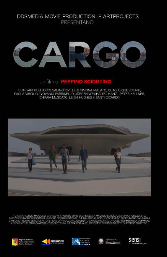 《客人》曝李圣旻剧照 展现不同以往全新形象 2015-06-10 将于7月在韩国上映的新片《客人》日前曝光了两张李圣旻的剧照，他在片中展现了和此前热播tvN电视剧《未生》中完全不同的形象，吸引了影迷的关注。